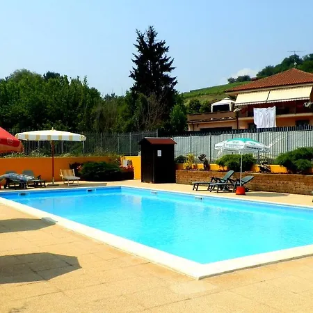 Aparthotel Residence Le Betulle Cisterna dʼAsti