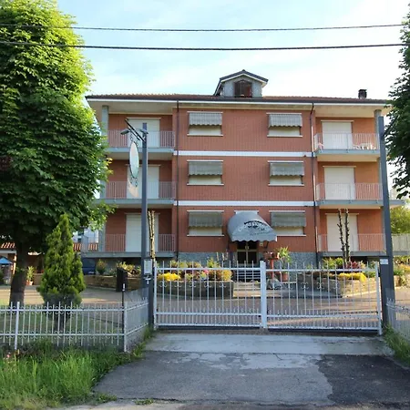 公寓式酒店 Residence Le Betulle Cisterna dʼAsti